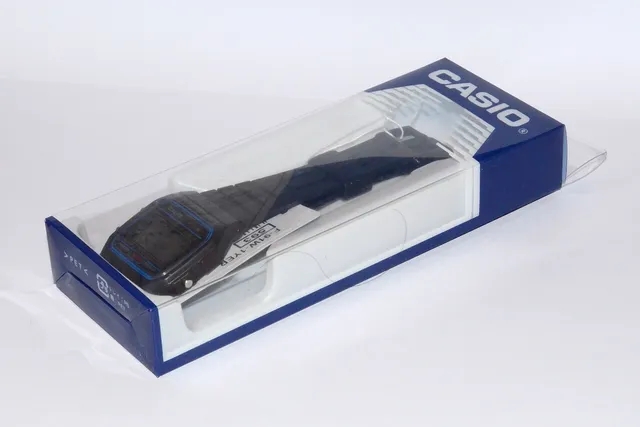 Casio F-91W mit Verpackung.