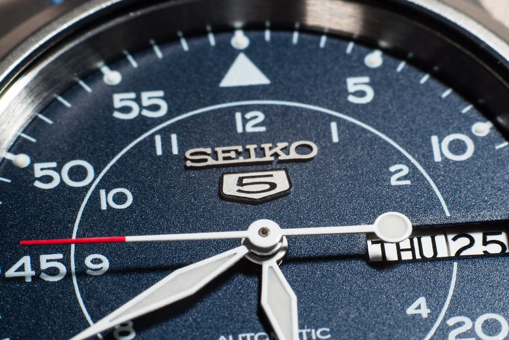 Zifferblatt einer Seiko 5.