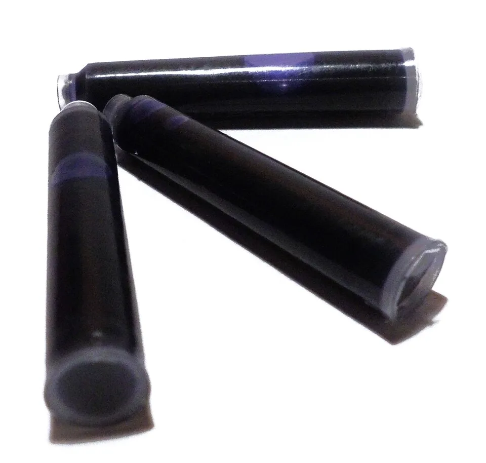 Cartuchos cortos de tinta para pluma.