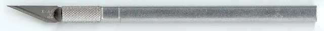 Cuchillo de precisión X-Acto con hoja número 11.