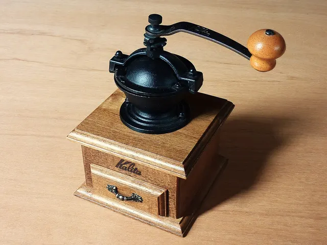 Molinillo manual Kalita Classic Mill.