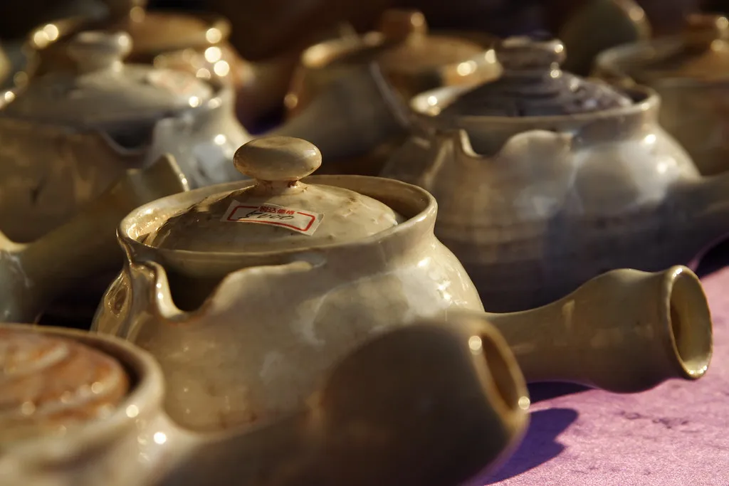Tetera kyusu fotografiada en Tokio.