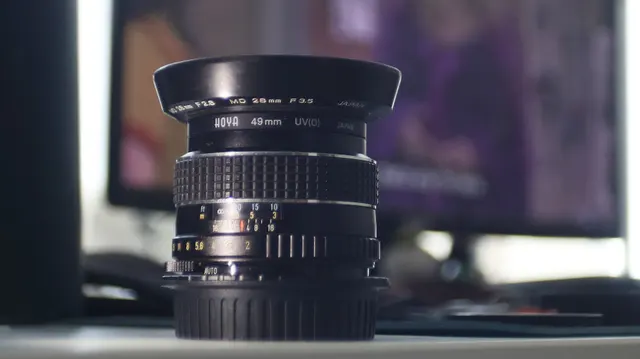 Objetivo S-M-C Takumar con filtro UV Hoya y parasol.