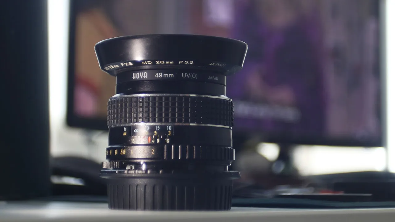 Objetivo S-M-C Takumar con filtro UV Hoya y parasol.