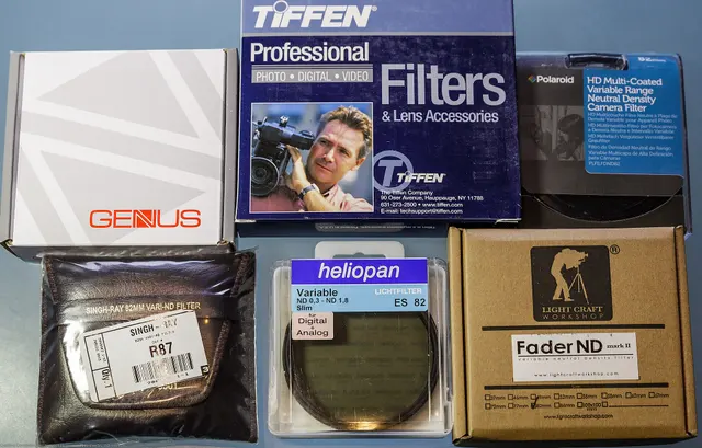 Filtros ND de varias marcas preparados para una comparación.