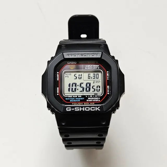 Casio G-SHOCK GW-M5610 à boîtier carré et bracelet noir