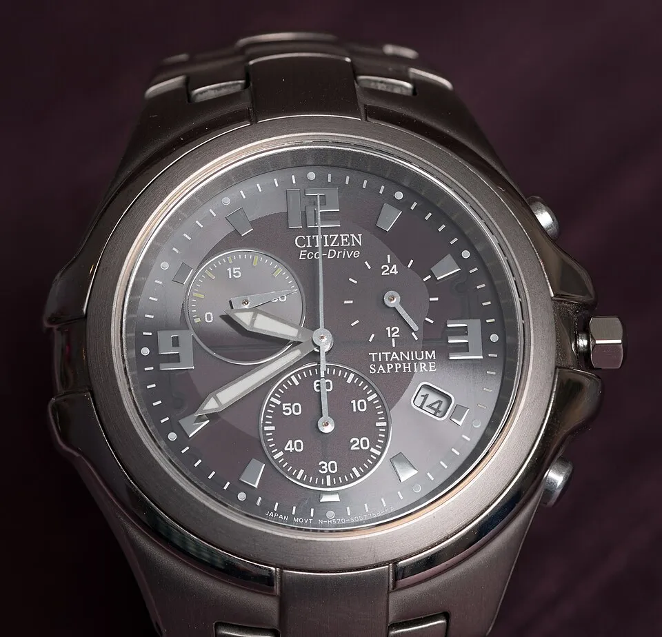 Citizen Eco-Drive Marinaut à cadran gris et bracelet métallique