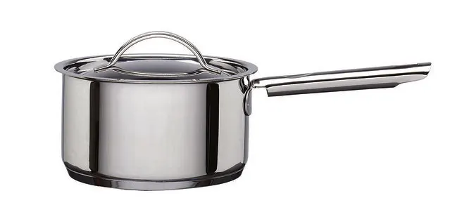 Casserole en acier inoxydable avec couvercle et poignée métallique