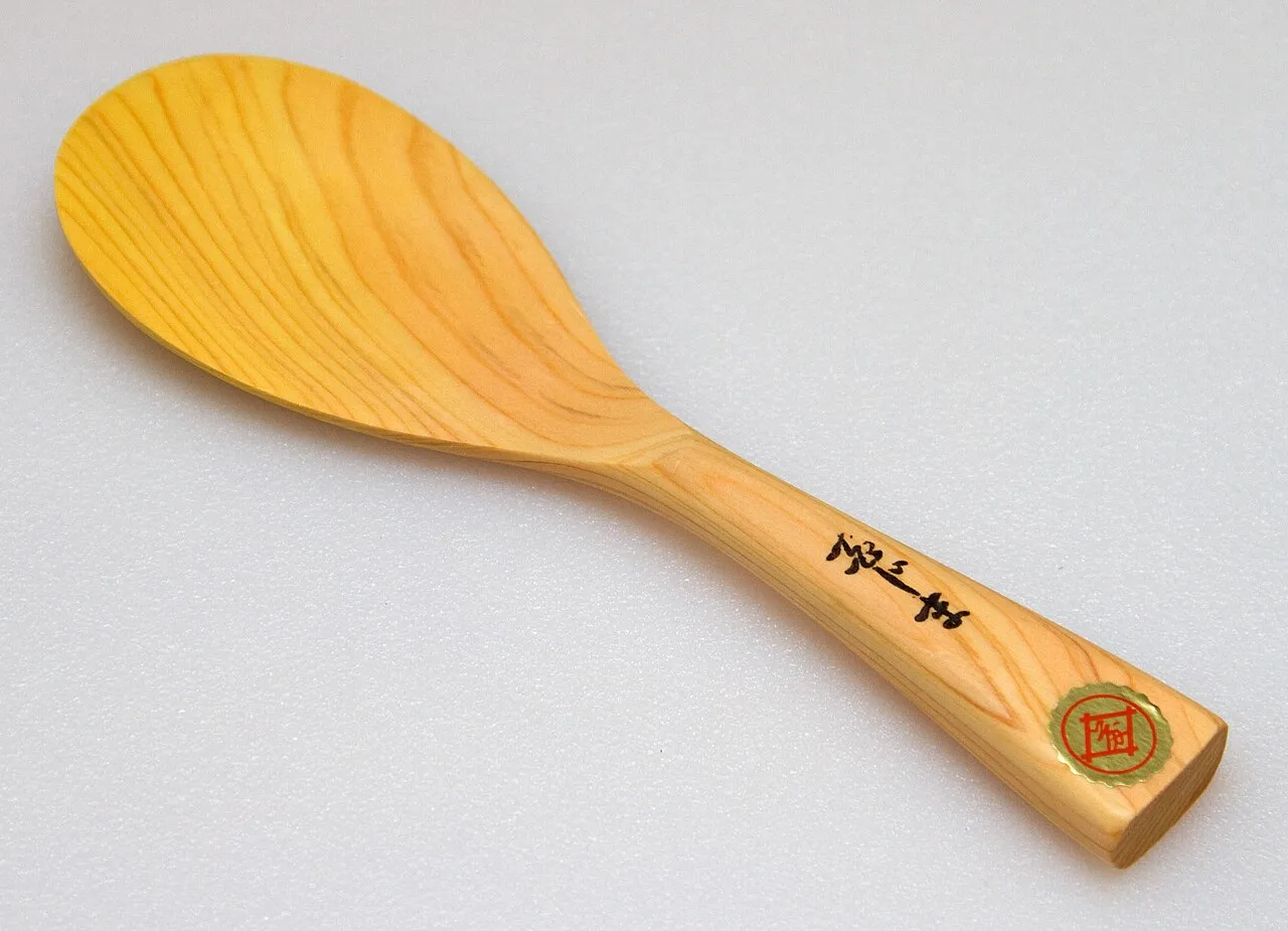 Spatule japonaise à riz en bois, appelée shamoji