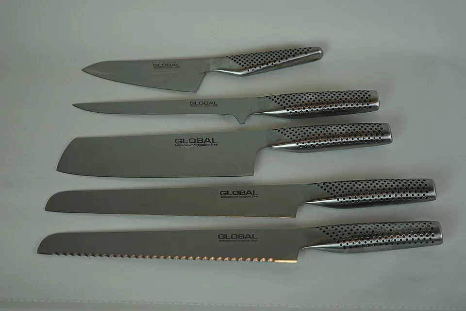 Plusieurs couteaux Global de formes différentes