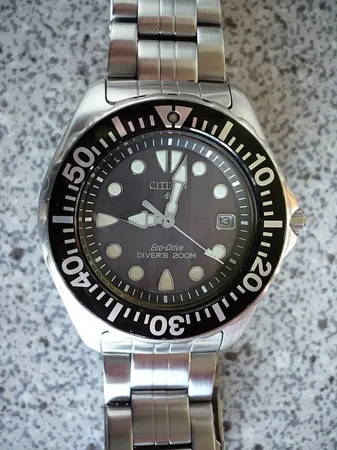 Citizen Promaster Eco-Drive de plongée sur bracelet métallique