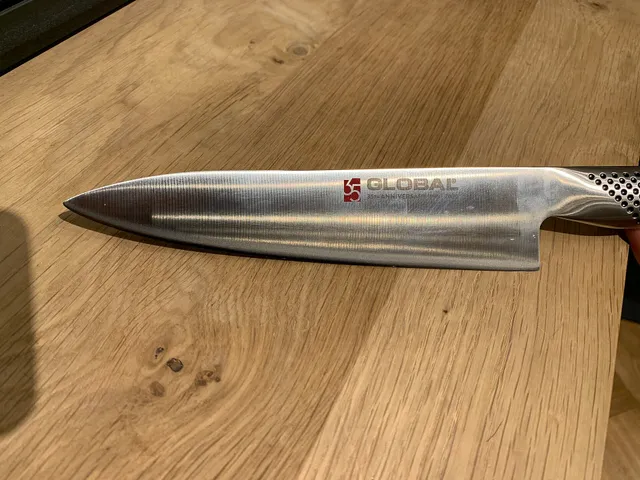 Klingendetail eines Global Classic 35th Anniversary.