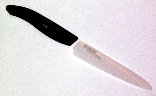 Coltello multiuso Kyocera con lama ceramica da quattro pollici