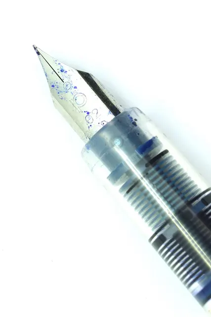 Dettaglio del pennino EF 02 di una Platinum Preppy