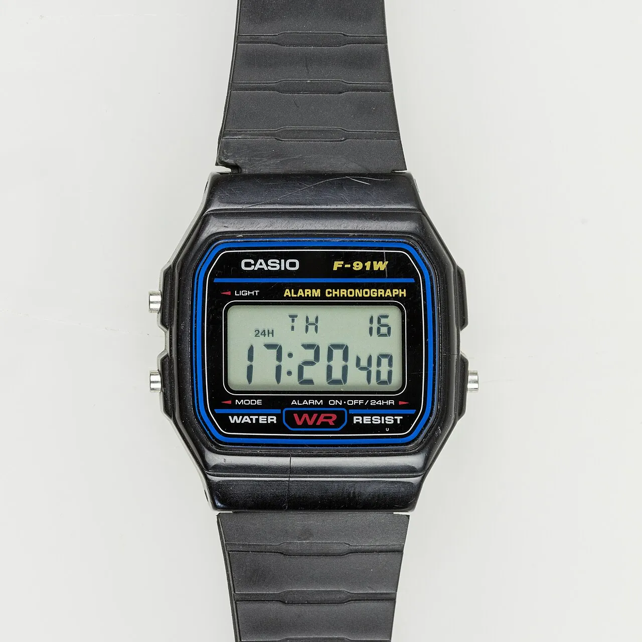 Casio F-91W nero con cinturino in resina