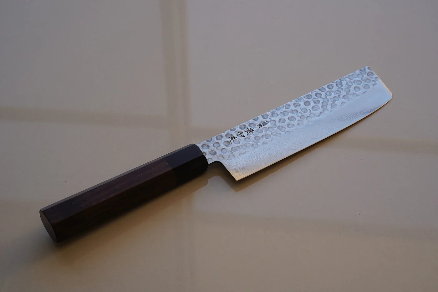 Nakiri mit 16,5-cm-Klinge.