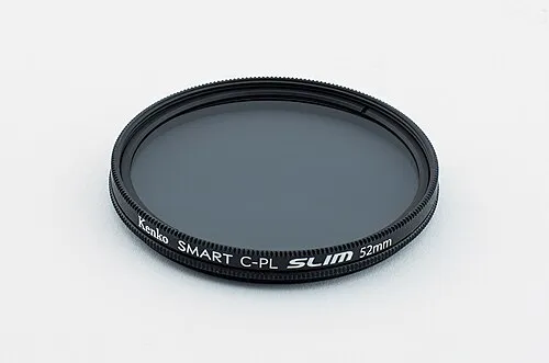 Kenko SMART C-PL-filter med märkning på ringen