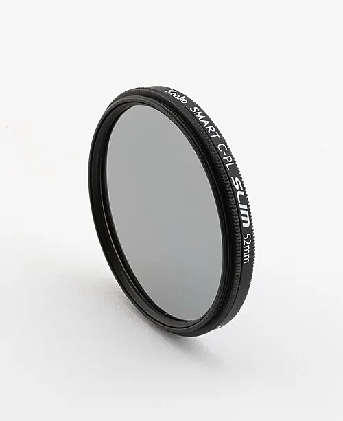 Cirkulärt Kenko-polfilter fotograferat stående
