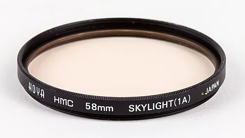 Hoya-filter med tydlig 58 mm-märkning på ringen