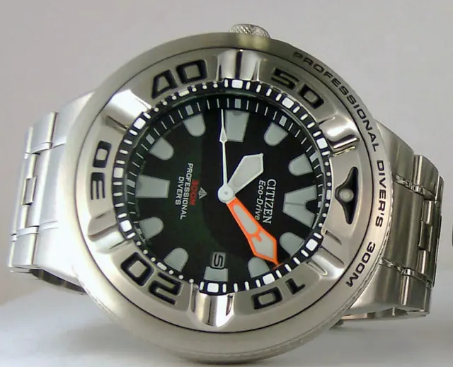 Citizen Promaster BJ8050-08E med monterad metallänk.