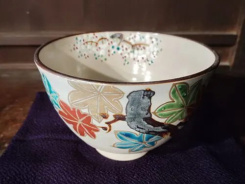 Bemalte Keramikschale aus Inuyama.