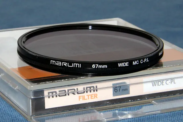 Zirkularer Polfilter von Marumi mit drehbarem Filterring