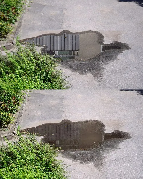 Pfütze in zwei Aufnahmen mit unterschiedlich stark sichtbarer Spiegelung