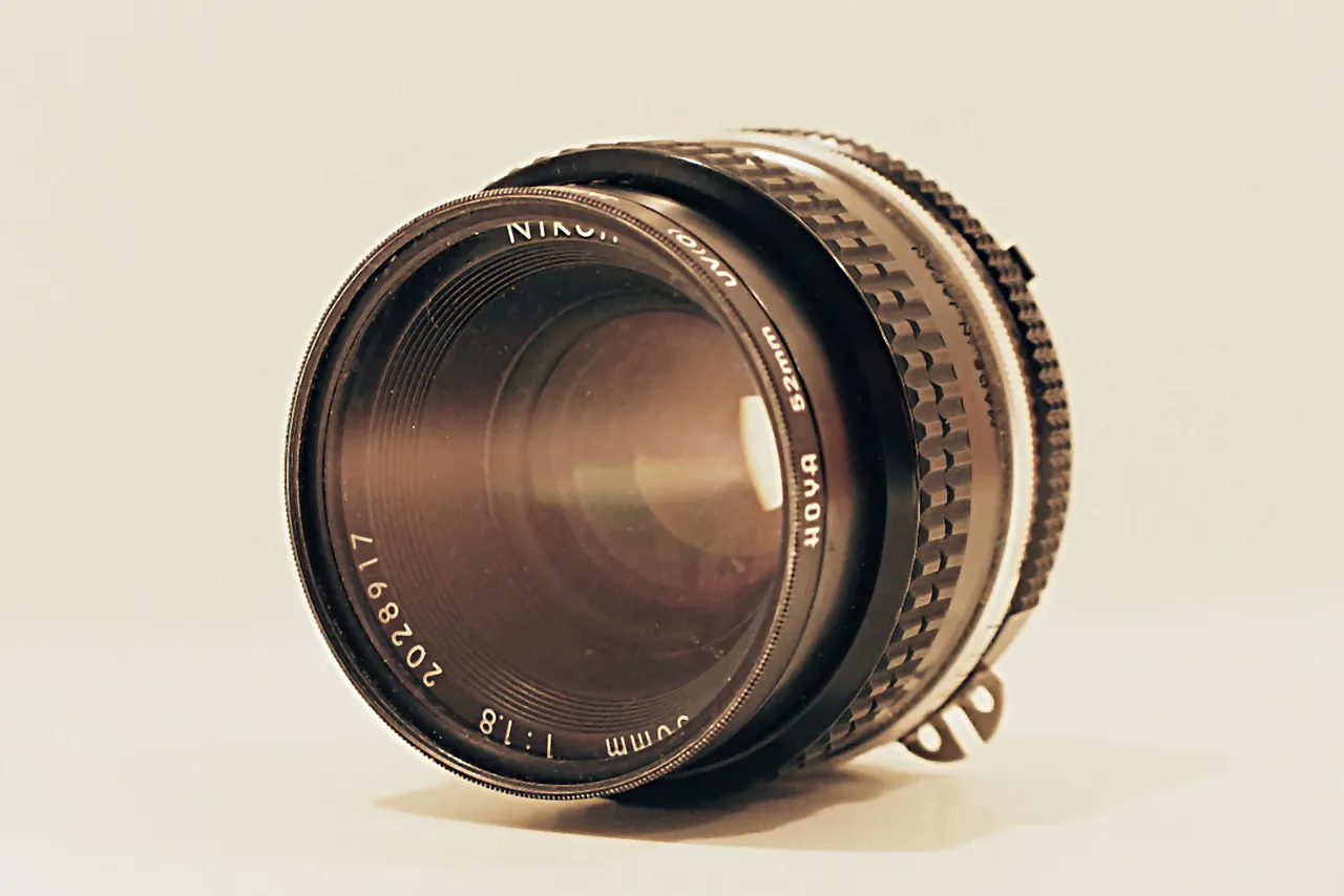 Hoya-UV-Filter auf einem Nikon-50-mm-Objektiv